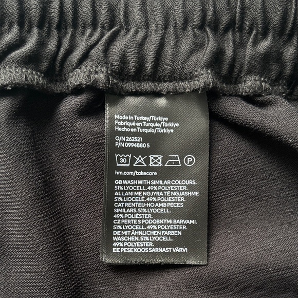 Loose Drawstring Pants with Pockets - Picture 6 of 6